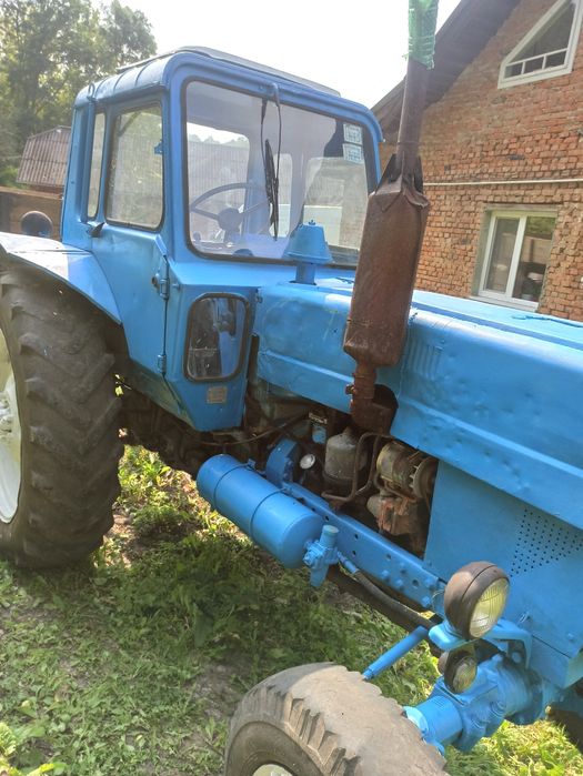 Продається трактор МТЗ-82 з переднім приводом.