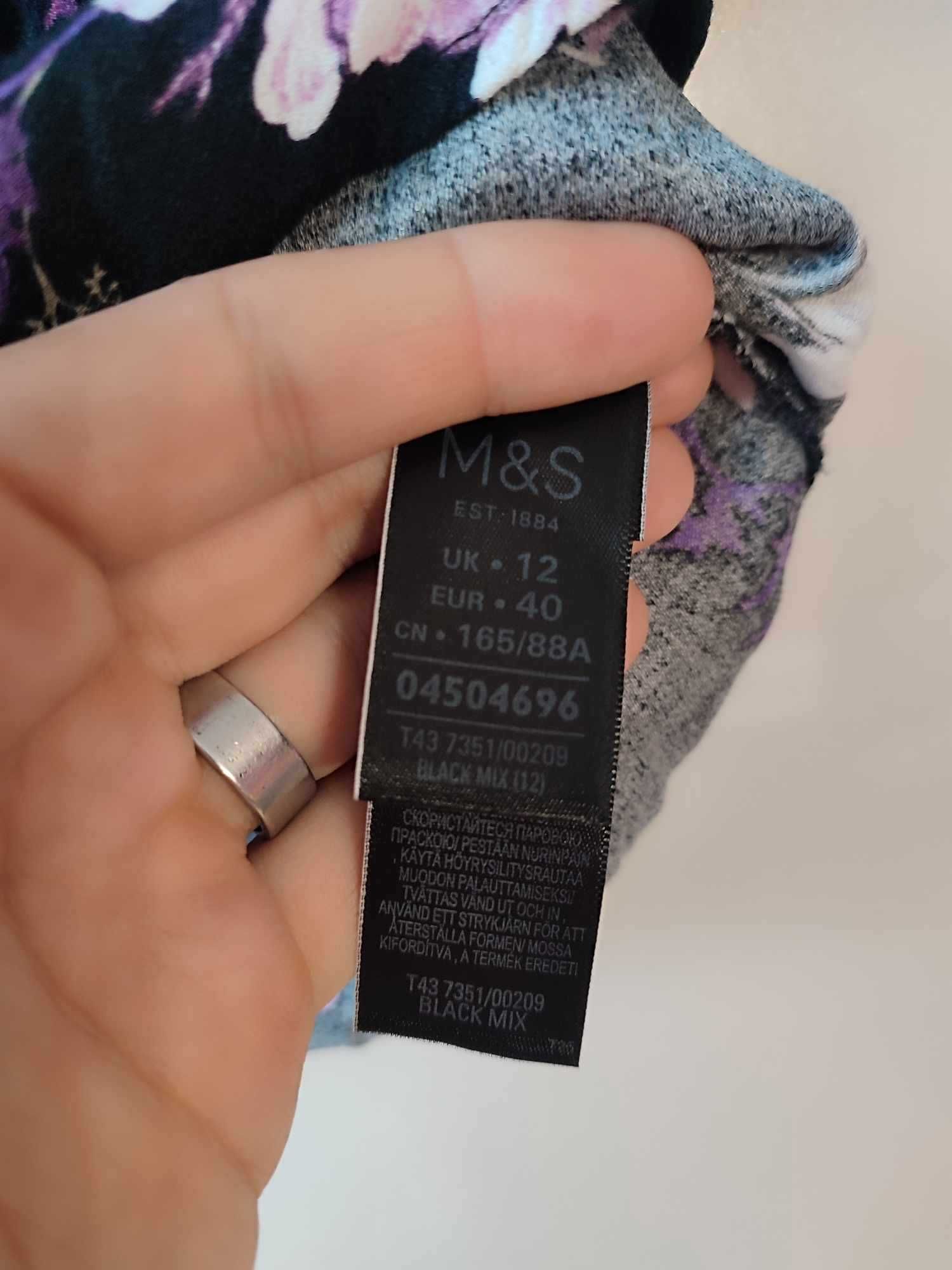 Czarna Koszula w Liliowe Kwiaty z Dekoltem Per Una Marks & Spencer L