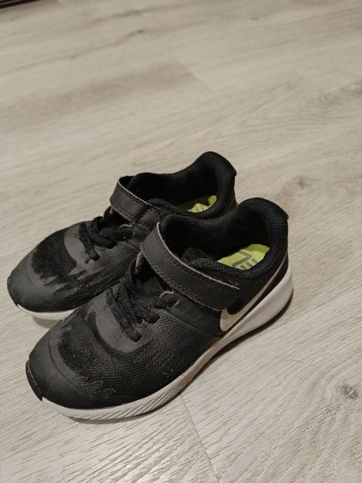 Vendo 6 pares de calçado para menino entre o n27 e o 30