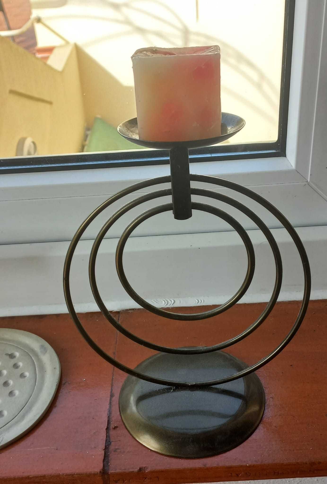 castiçal/candelabro  com efeitos circulares