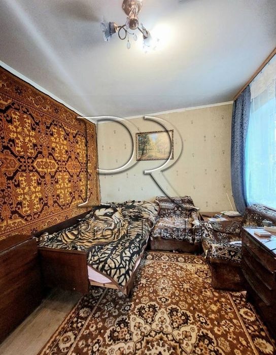 Продаж дачного будинку з ділянкою в с. Іванковичи