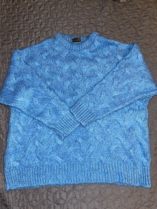 Светр           .