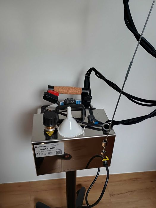 Profesjonalna wytwornica pary z żelazkiem ROTONDI