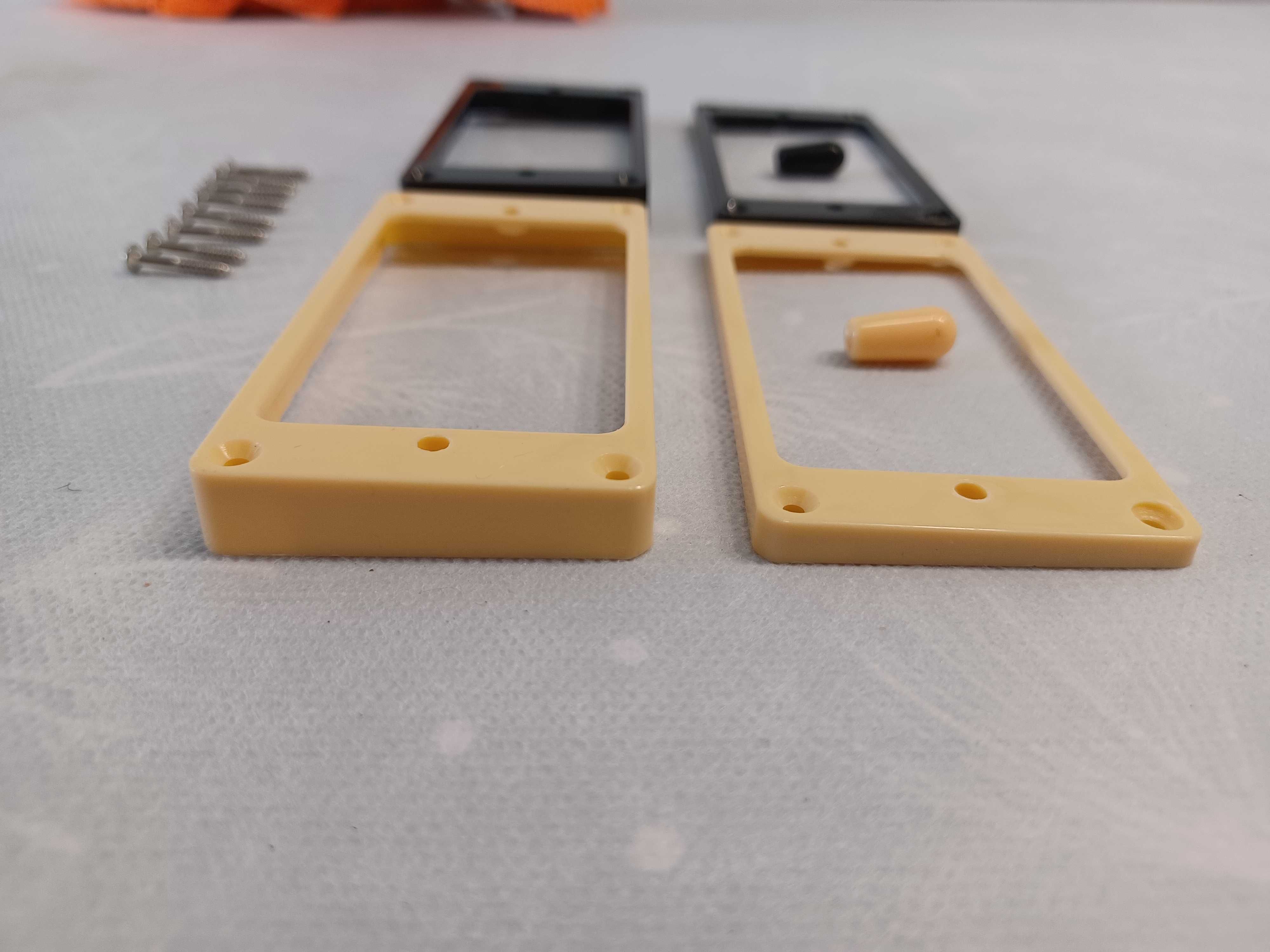 Molduras para pickups humbucker - Epiphone Les Paul - Cream / Preto