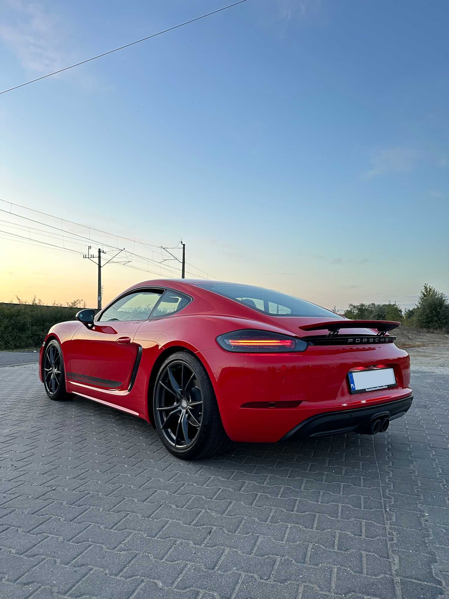 WYNAJEM Porsche 718 Cayman T RED Wypożyczalnia aut sportowych Poznań