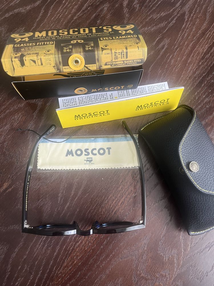 Сонцезахисні окуляри moscot