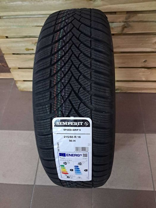 Komplet opon 4 szt  215/65/R16/98H Semperit Speed Grip 5 -zimowe