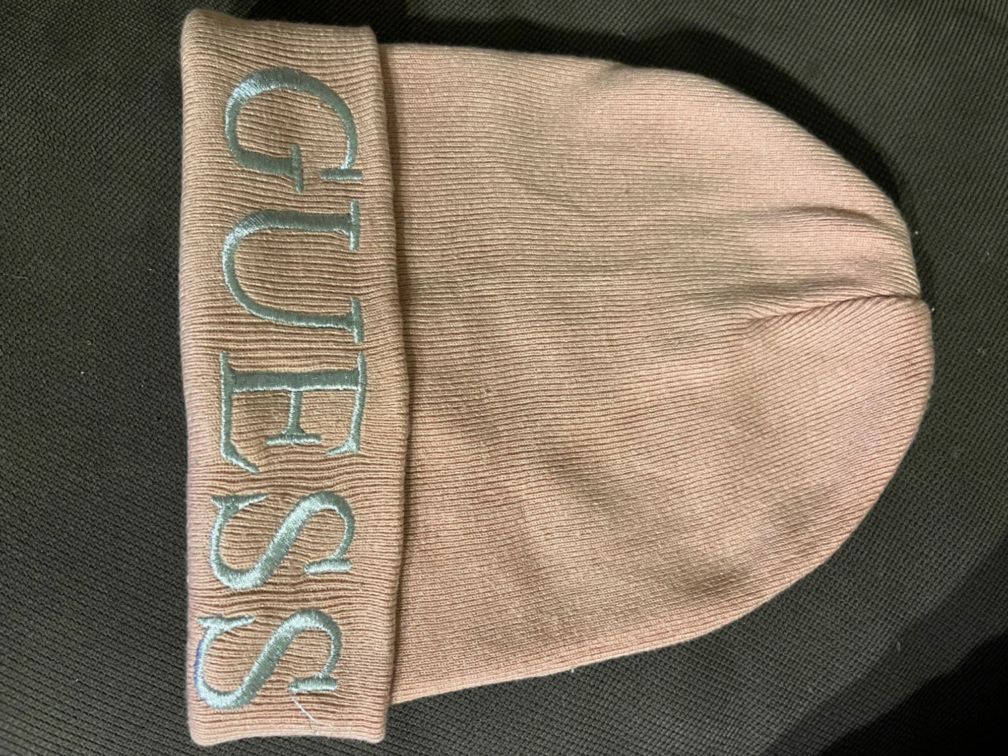 Czapka damska GUESS
