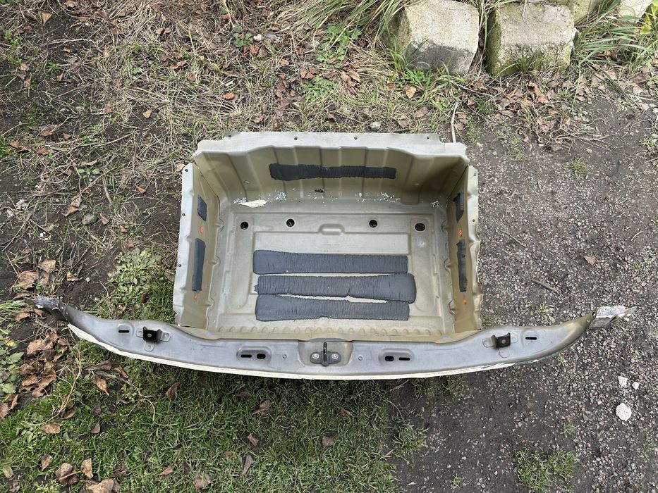 Tesla model 3 панель задня з коритом