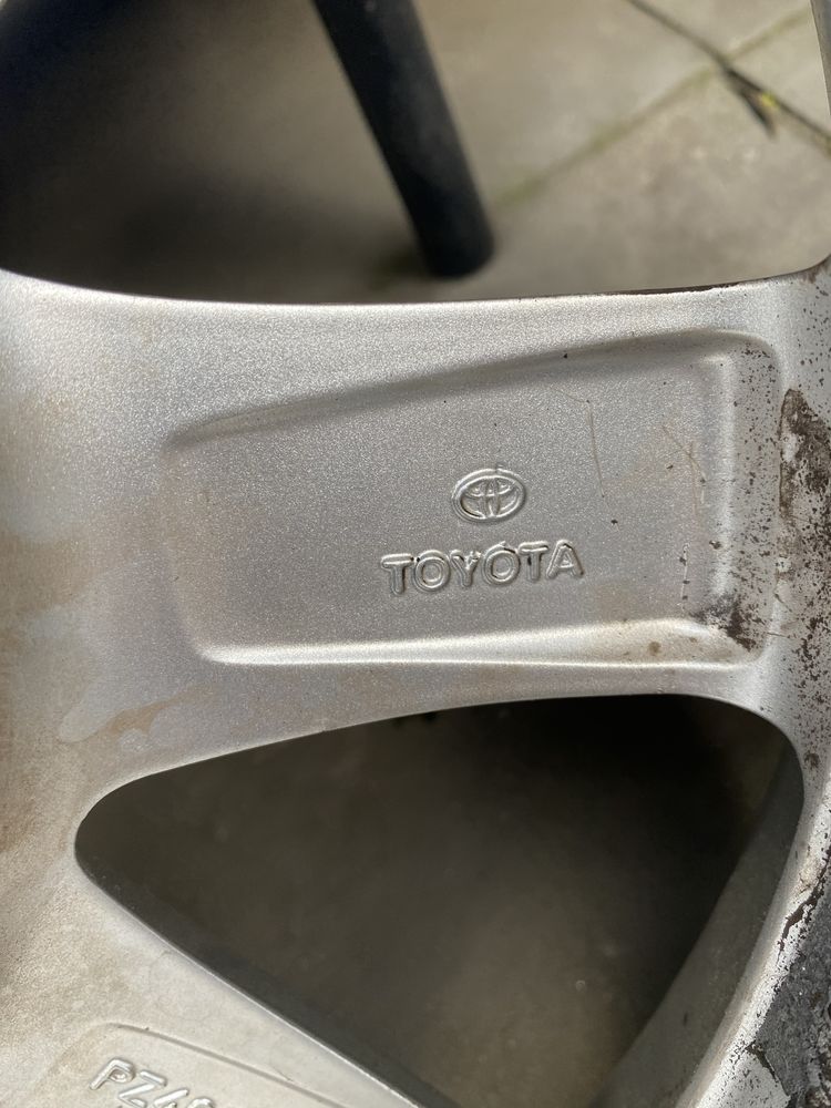 Koła aluminiowe 16 5x114,3 Toyota OE Auris Corolla