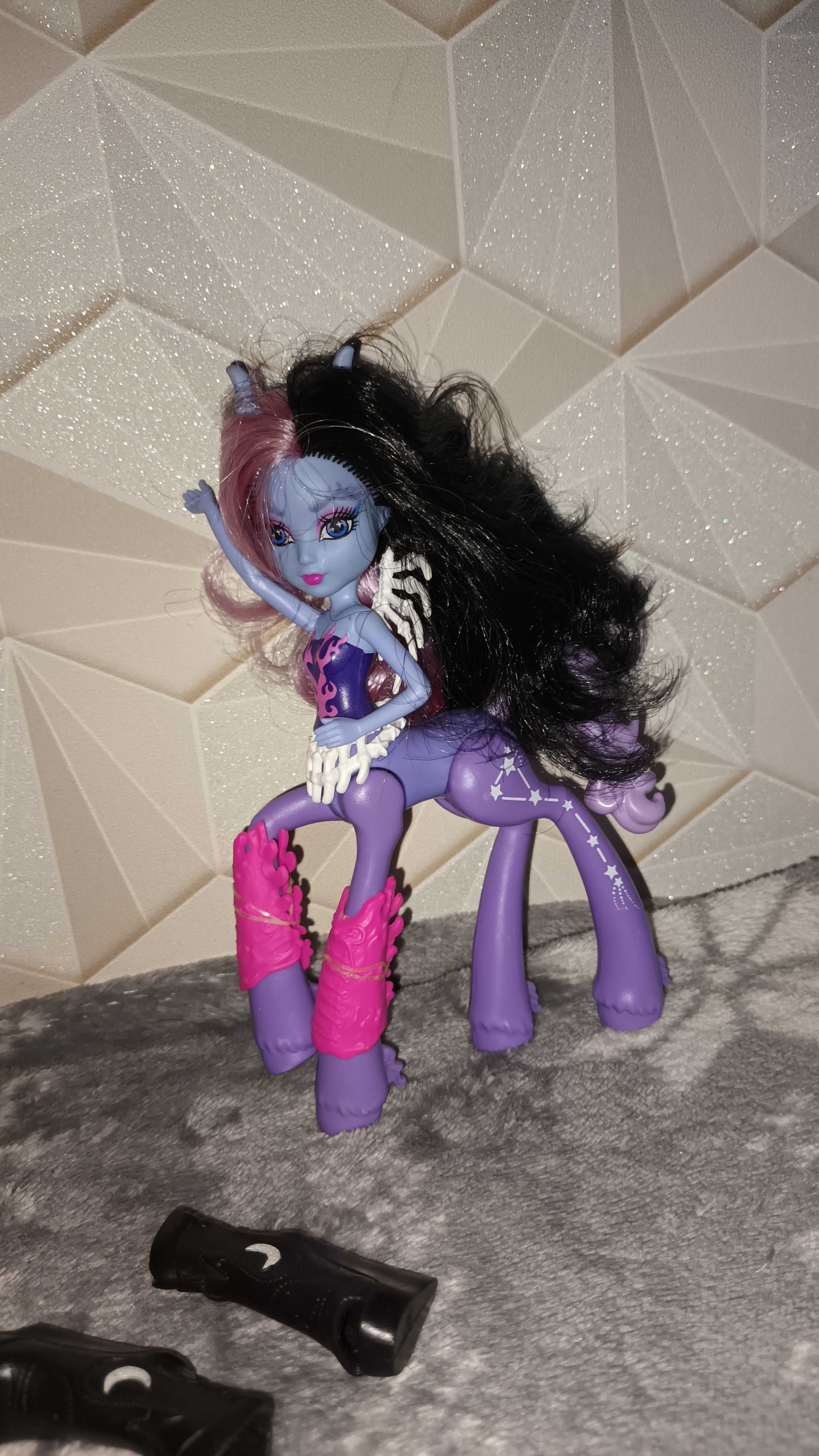 Monster high  Doll Clawdeen plus konik i buty