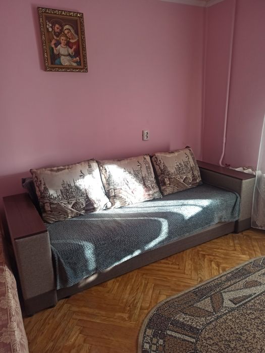 Продається приватизована однокімнатна квартира