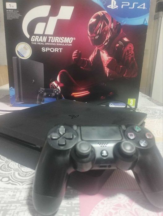 PlayStation 4 slim 1tb