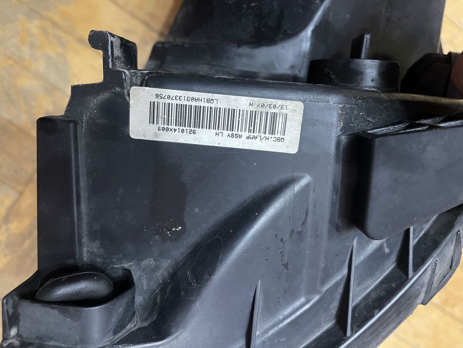 Фара на кіа ріо седан 2013 року