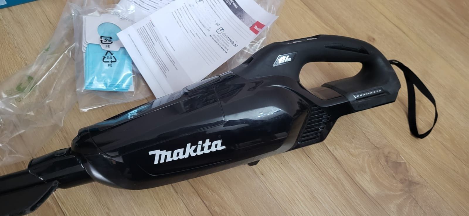 Odkurzacz pionowy Makita DCL285F