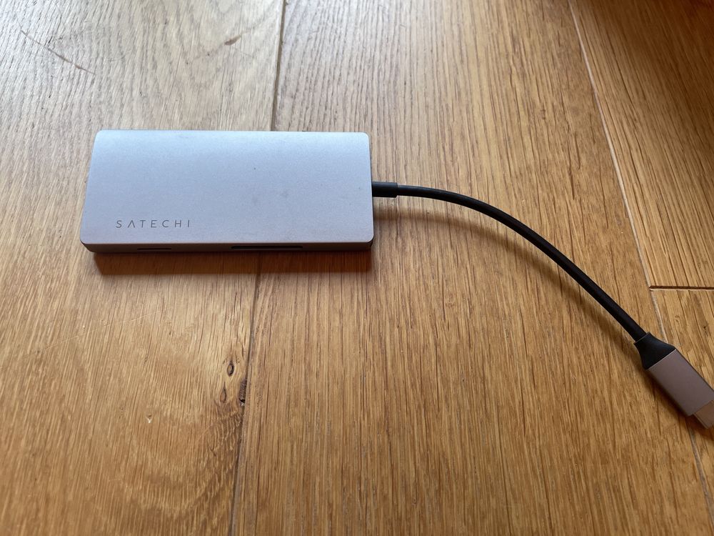 Hub USB C Satechi 8 w 1 z power delivery