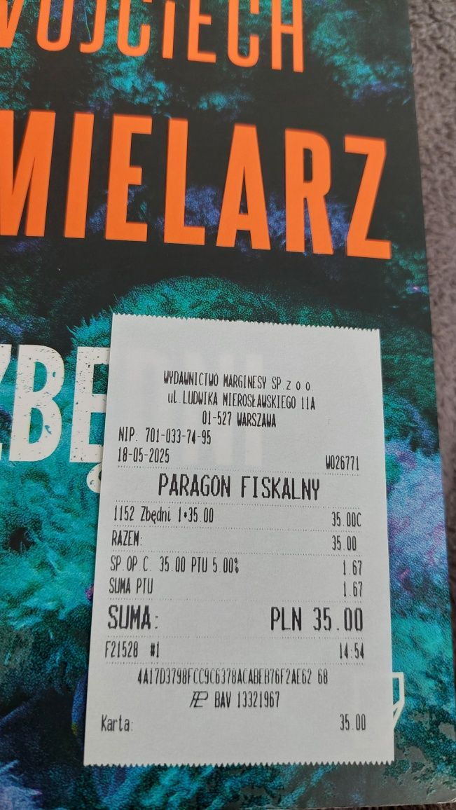 "Zbędni" Wojciech Chmielarz. Autograf