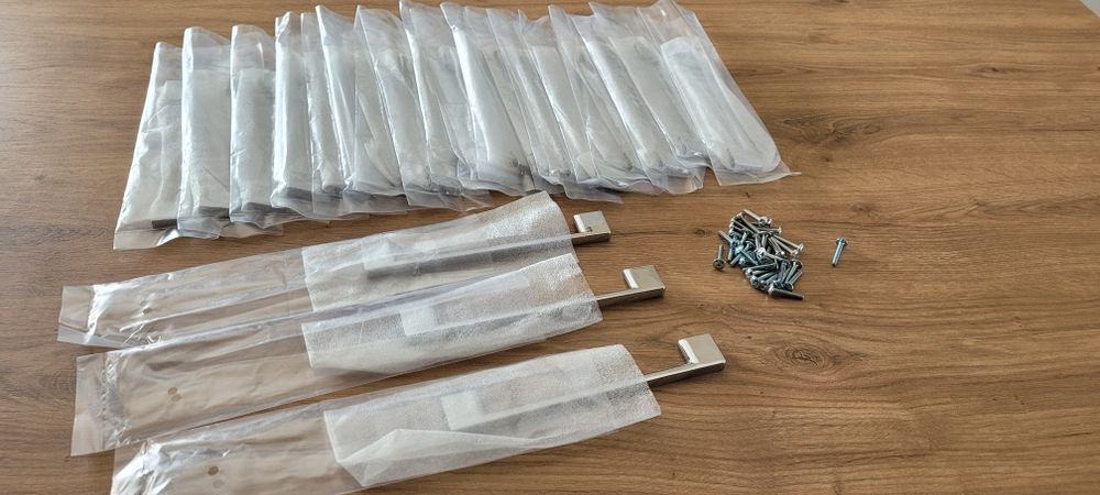 Uchwyty do szafek kuchennych lub mebli