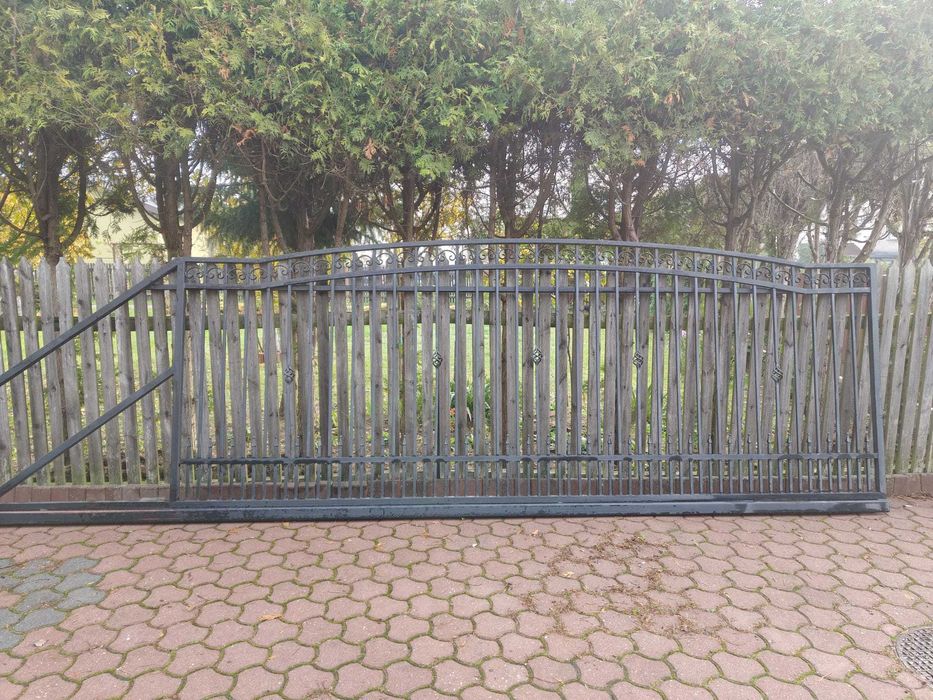 Brama przesuwna lewa