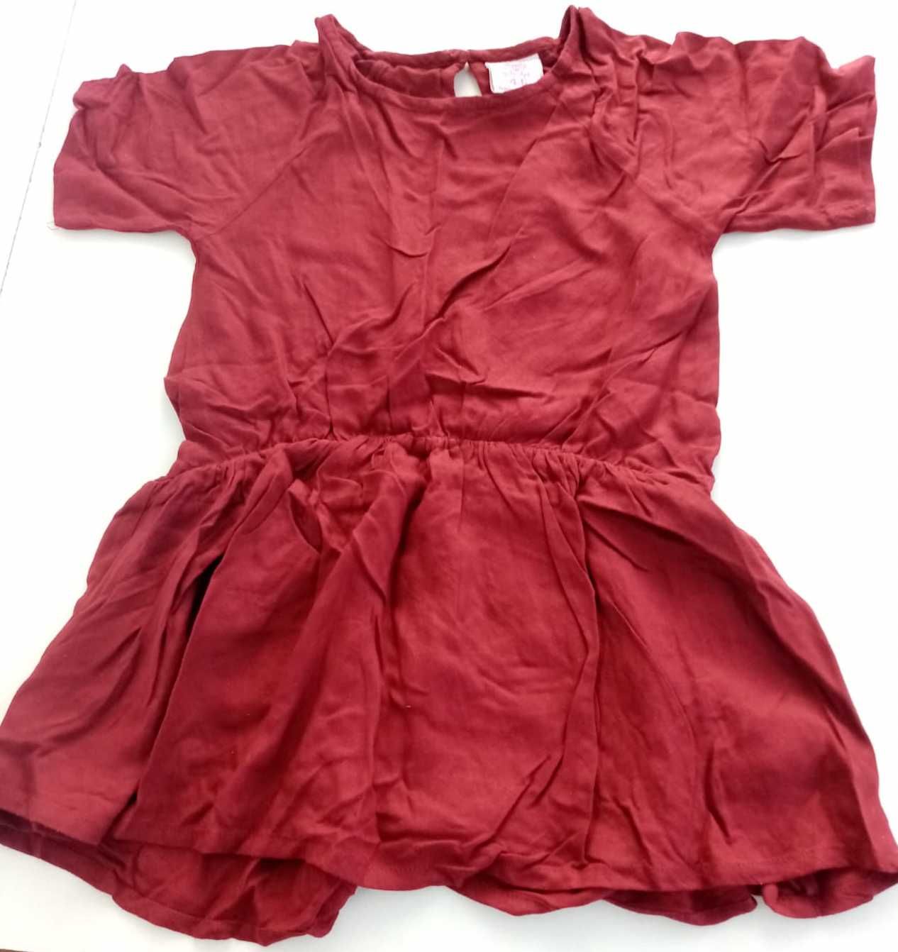 vestido: para 4 / 5 anos, bordeaux, Lefties, muito bom estado, só 1€!