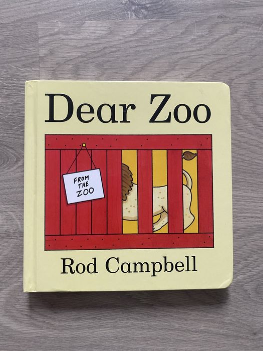 Книга зоопарк з віконцями на англ мові