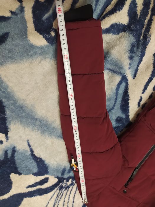 Продам зимнюю куртку на мальчики.