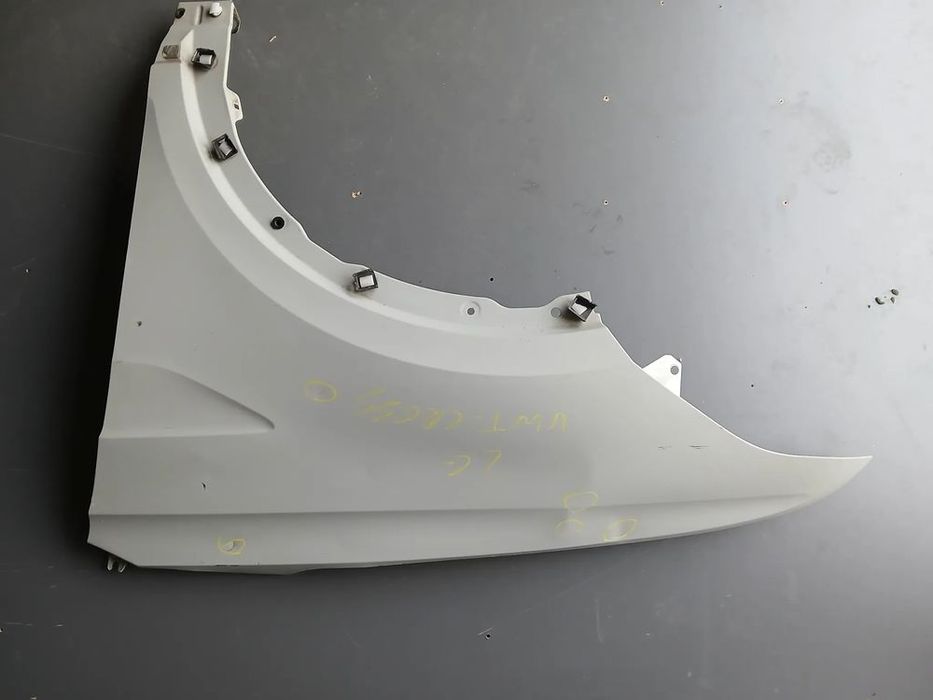 Blotnik prawy lewy VW T Cross  18  błotnik 2gm821105b 2gm821106a orygi