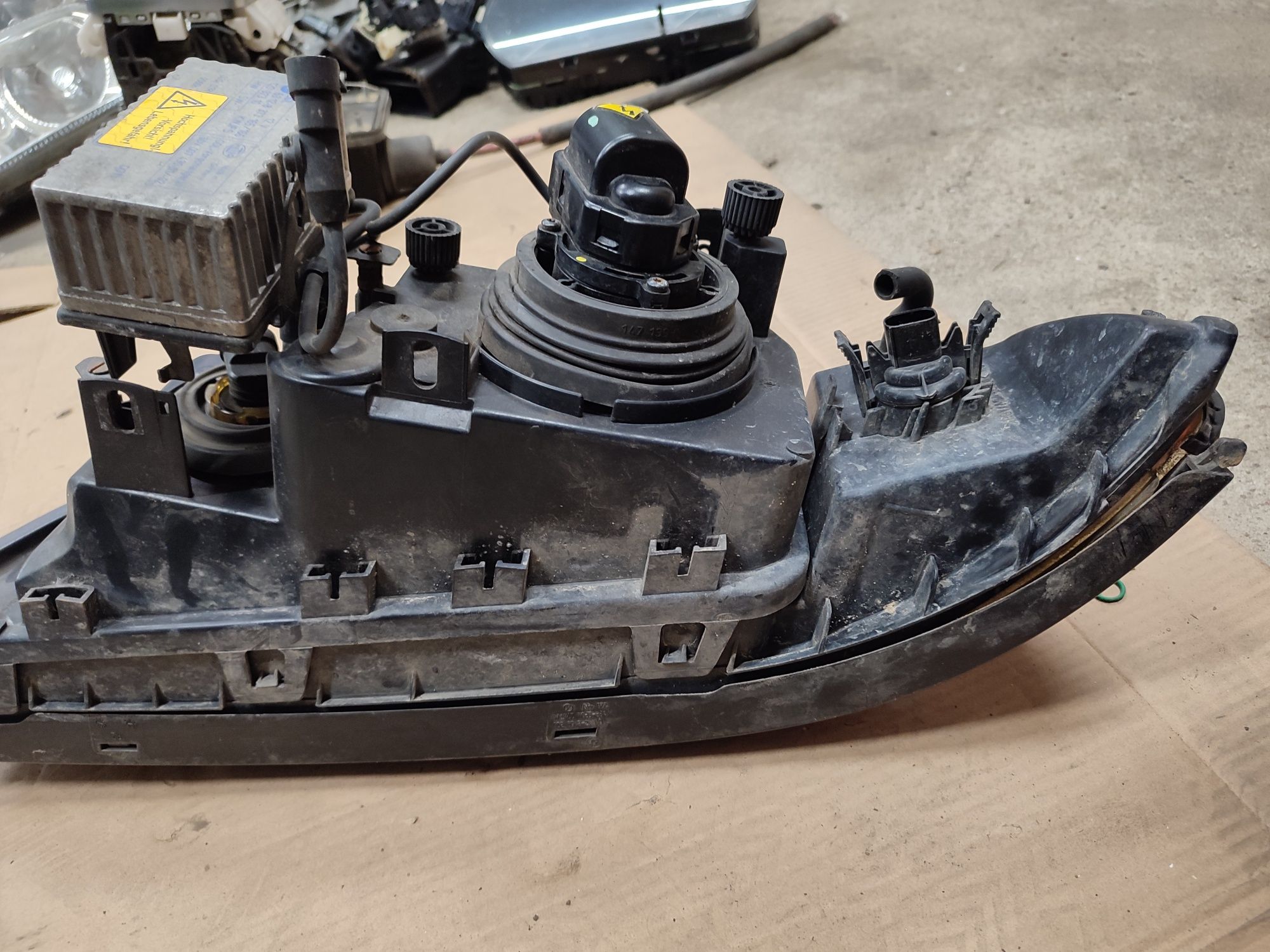 Lampa prawa prawy przód BMW E39