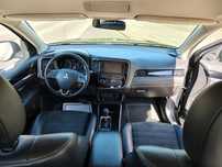 Mitsubishi Outlander Mitsubishi Outlander 2.4 benzyna automat 7 os. Doskonały