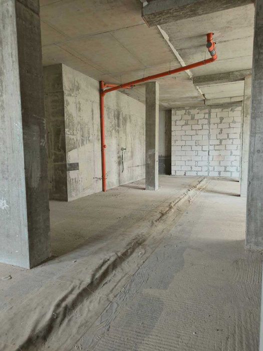 Продаж фасадного приміщення в ЖК Америка 380 м2