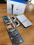 Playstation 5 Slim z napędem / 2 pady / 5 gier