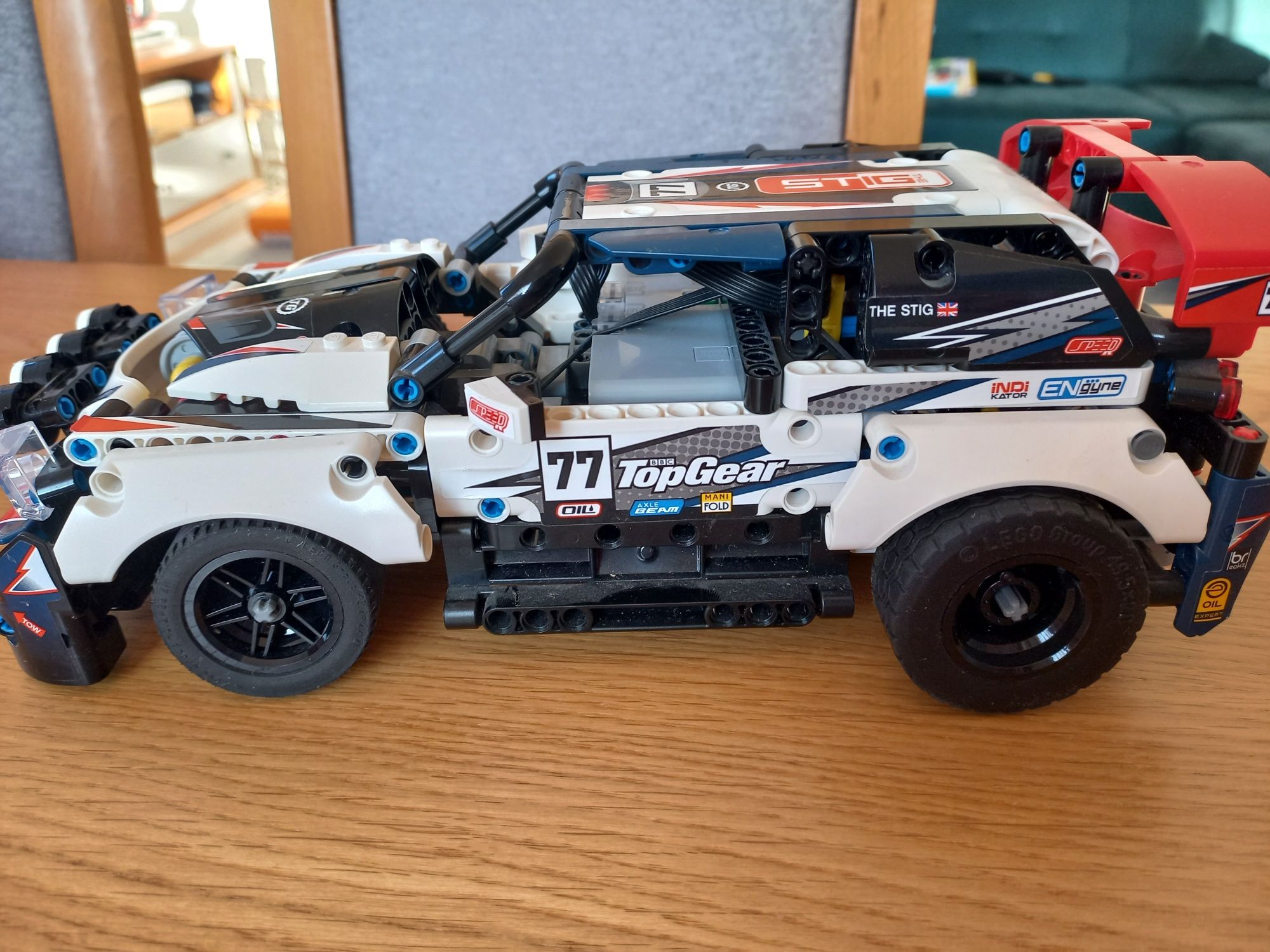 LEGO samochód sterowany 42109
