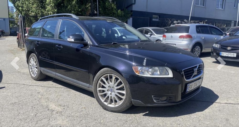 Volvo v50 2009 року