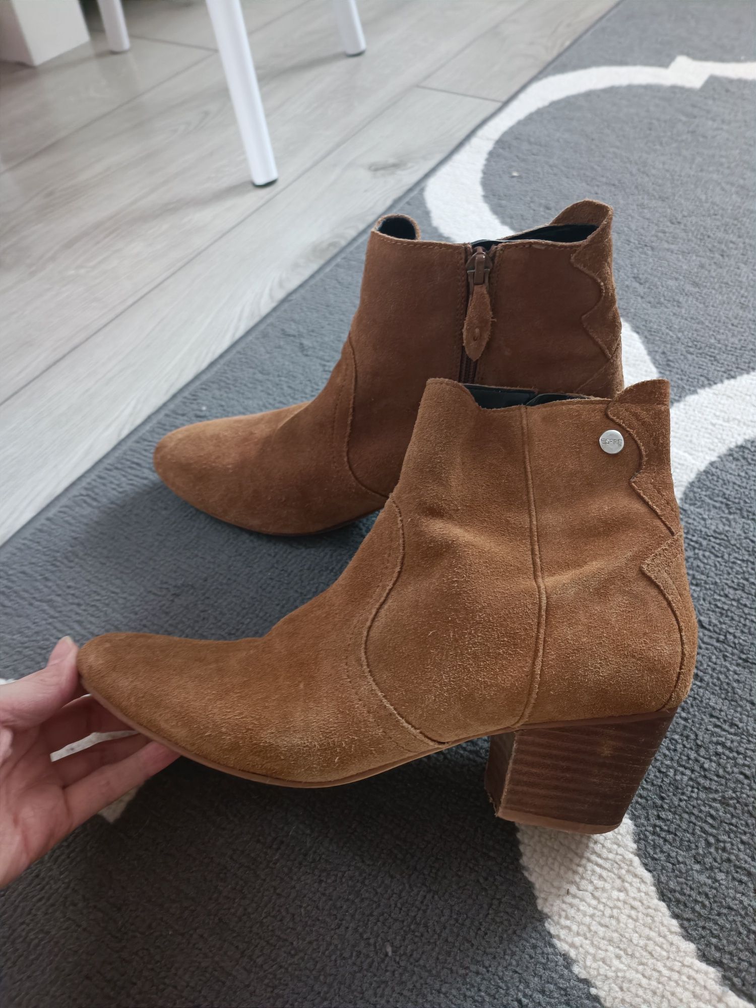 Botki damskie zamszowe Esprit r.40