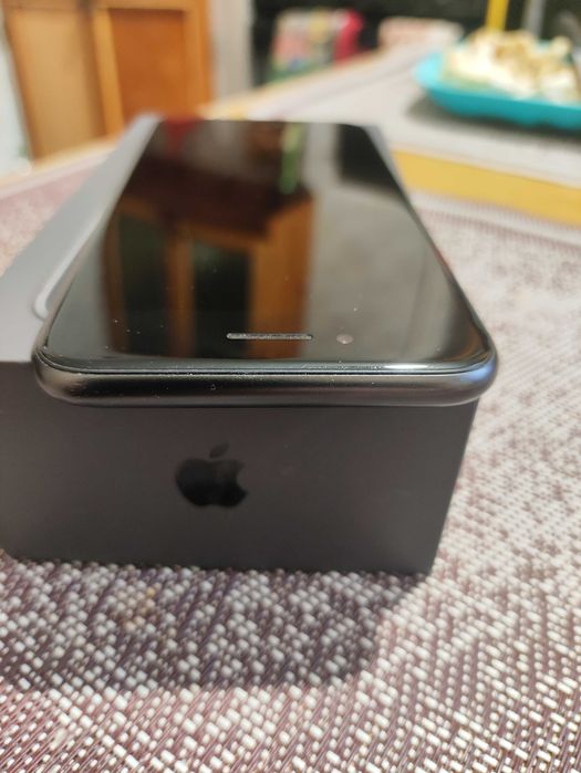 Продам iPhone 8 64 ГБ Space Grey