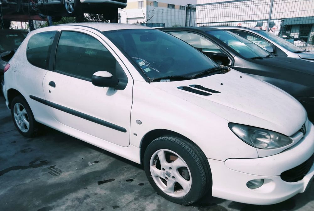 PEUGEOT 206 RC 2.0 HDI DE 2001 DISPONÍVEL PARA PEÇAS