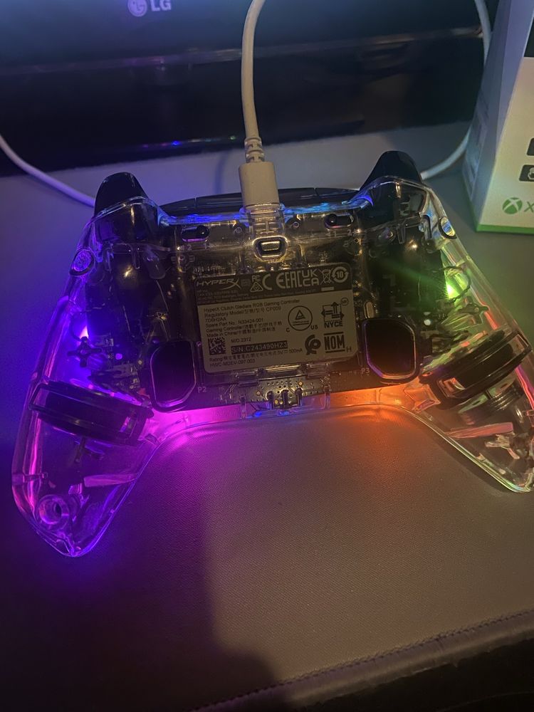 Comando Xbox HyperX Clutch Gladiate RGB
