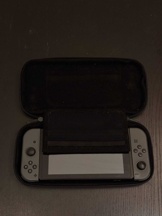 Nintendo Switch Preta (LCD 2020) + Acessórios + Caixa + Bolsa