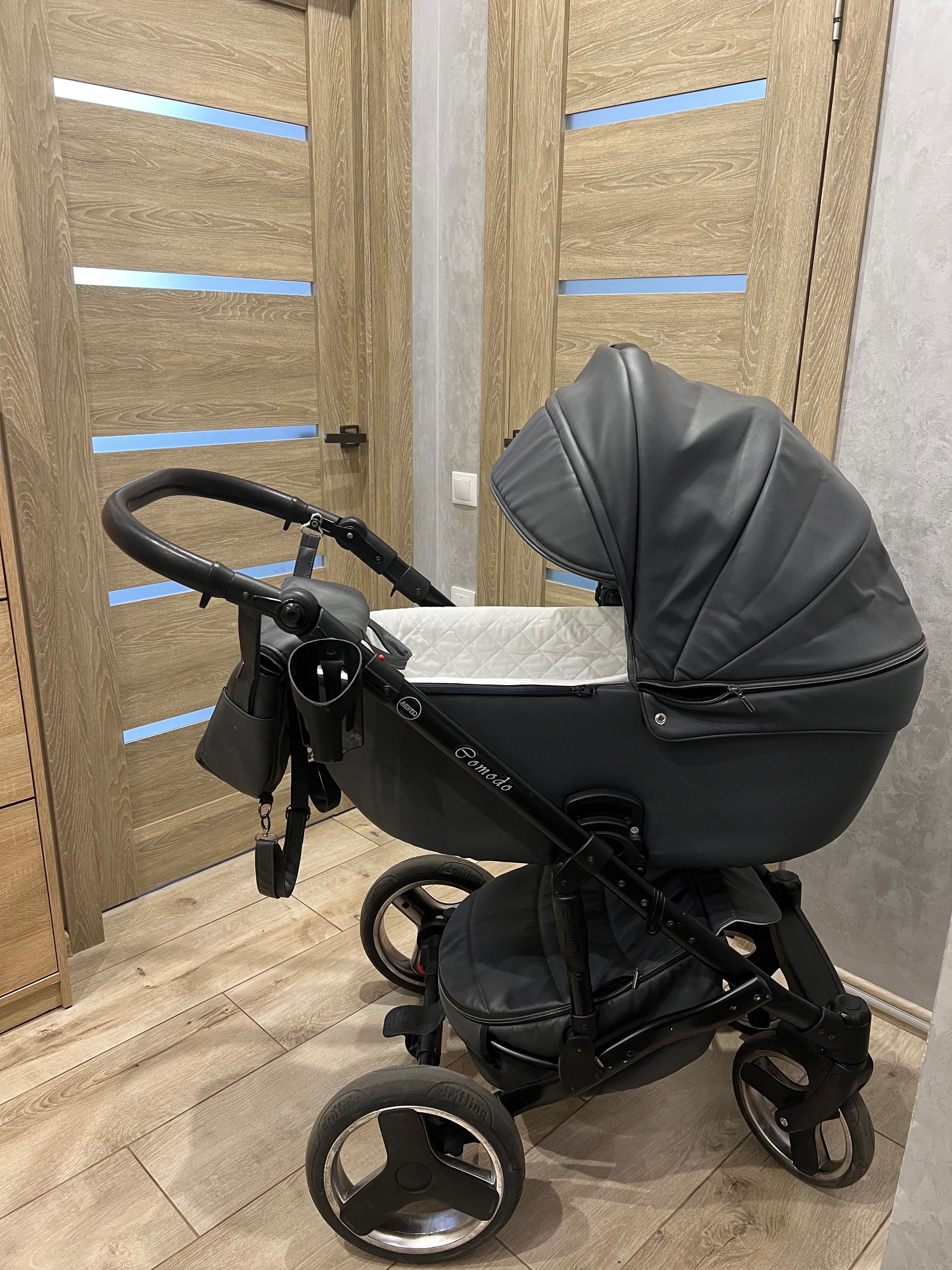 Коляска 3 в 1 Mikrus Onyx