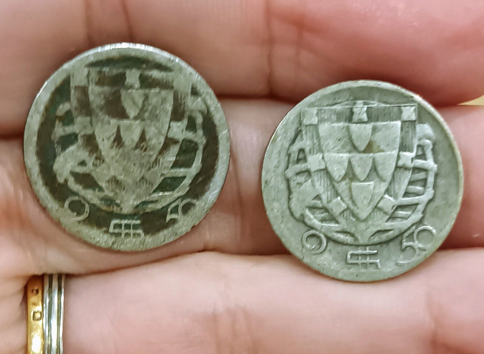 Portugal - 5$00 ( Prata) - 1933 / 1977/ 94  ; 2$50 - 1943/1944//46/51
