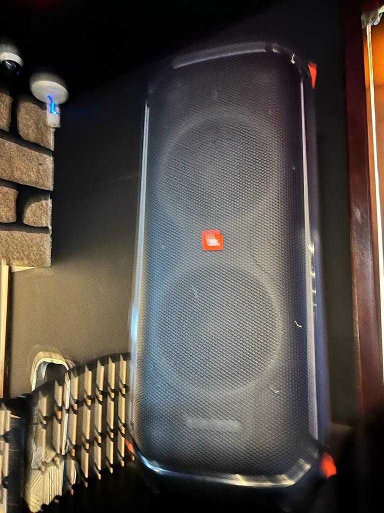 JBL party box 710
