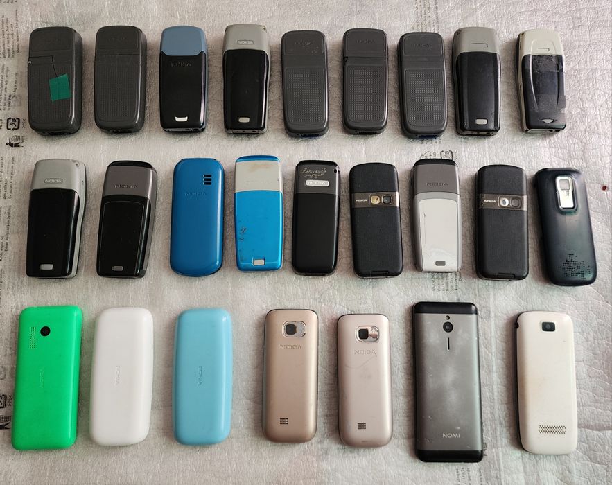 Мобильный телефон Nokia 1100.Продажа лота.