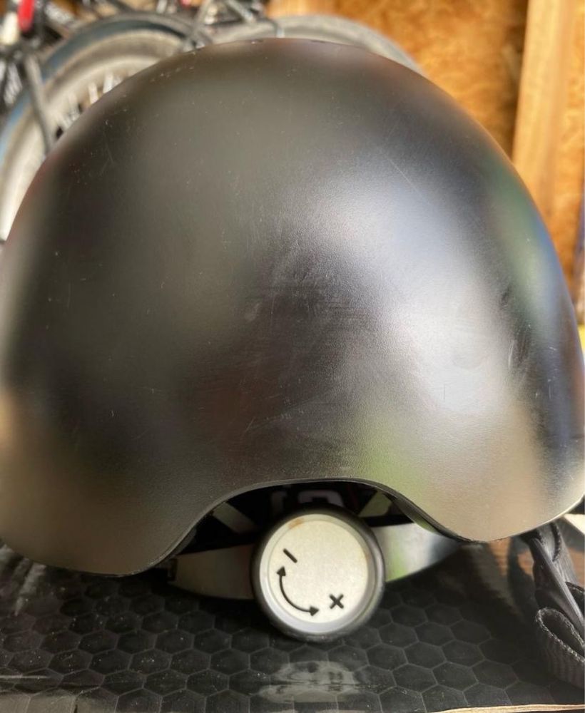 Kask jeździecki toczek rozmiar s 52-55cm dobry stan