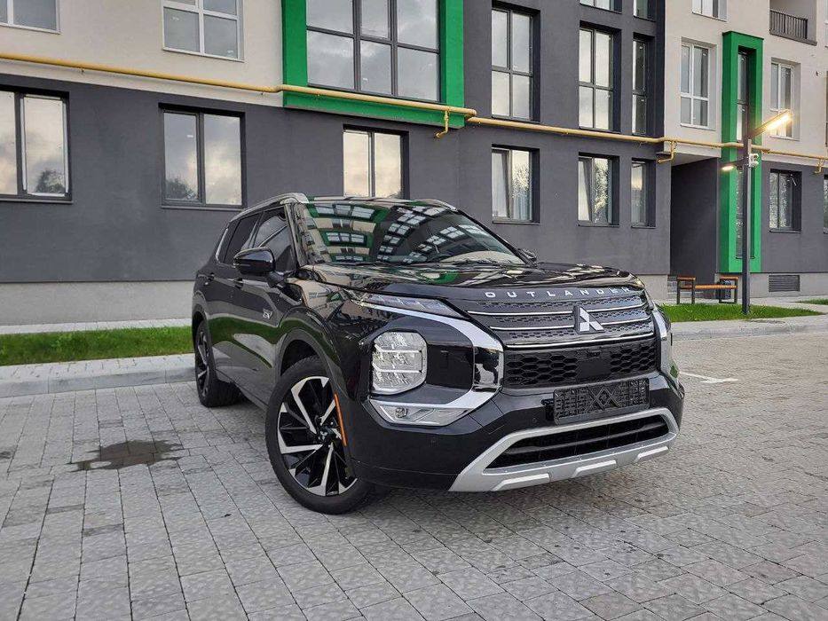Mitsubishi Outlander PHEV 2023