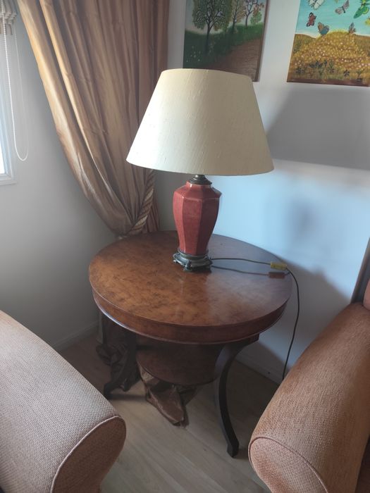 Mesa em madeira maciça