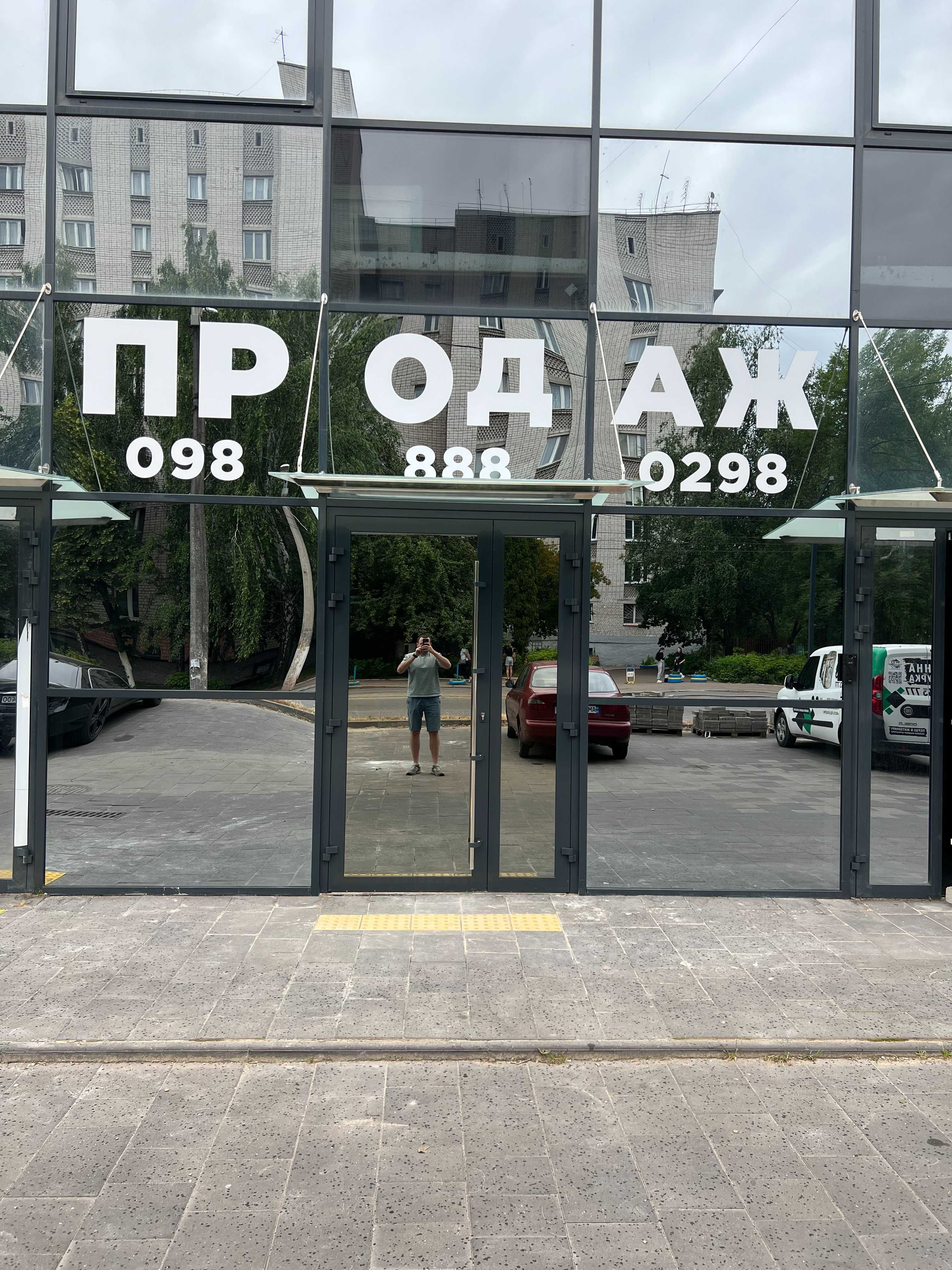 оренда преміальної комерції центр фасад
