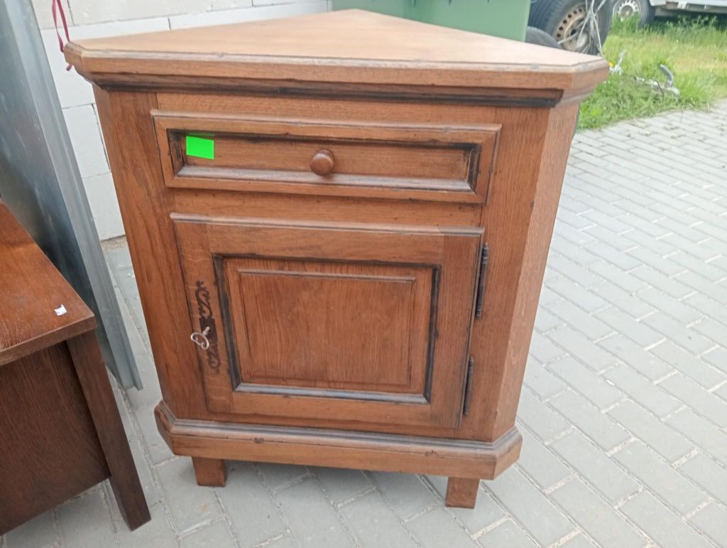 Komoda narożna zgrabna