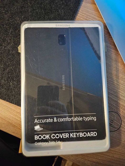 Чохол-клавіатура Samsung Tab S4 (оригінал, хороший стан)