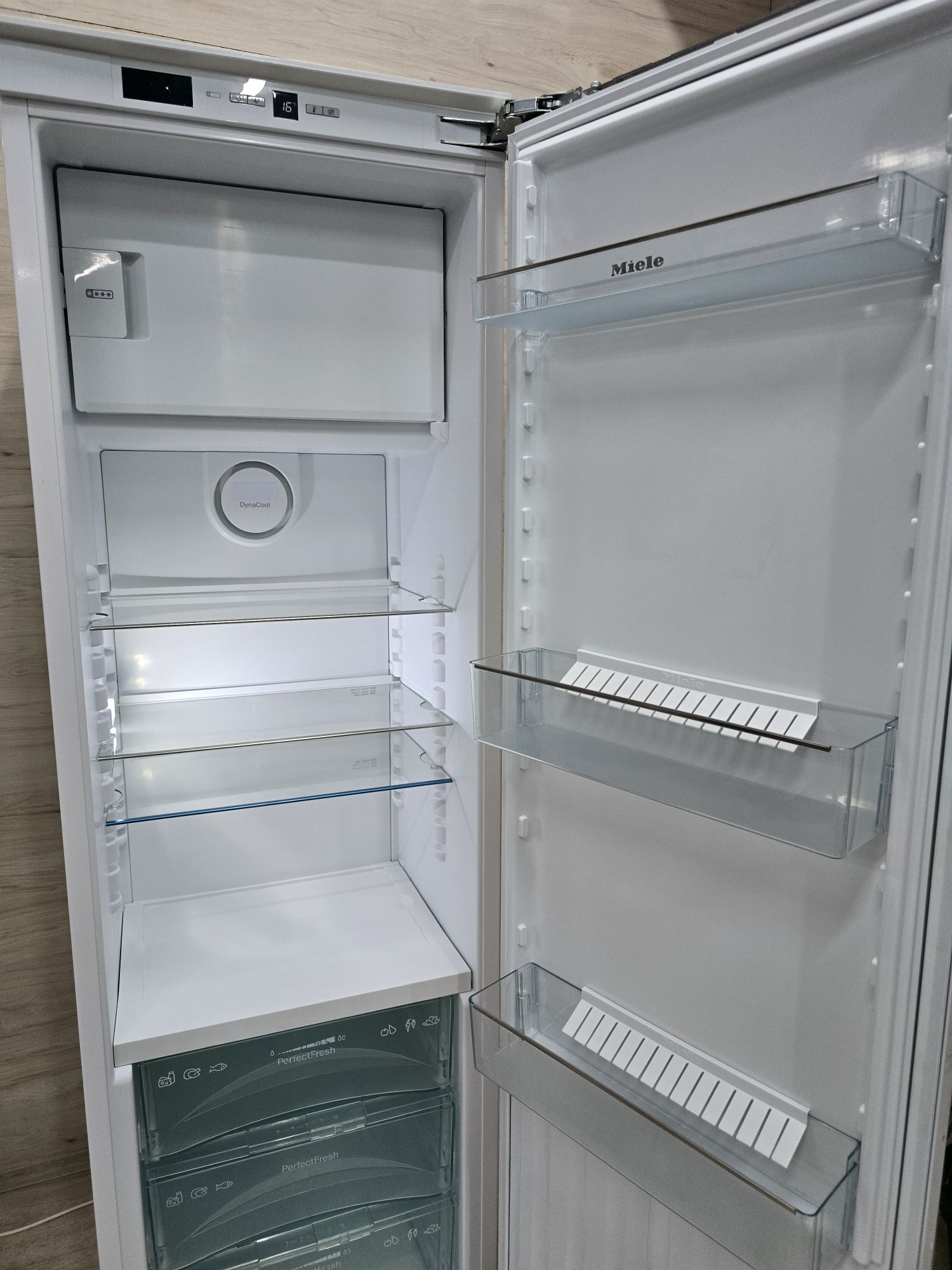 Холодильник + Морозилка SIDE-BY-SIDE Мілє NoFrost PerfectFresh