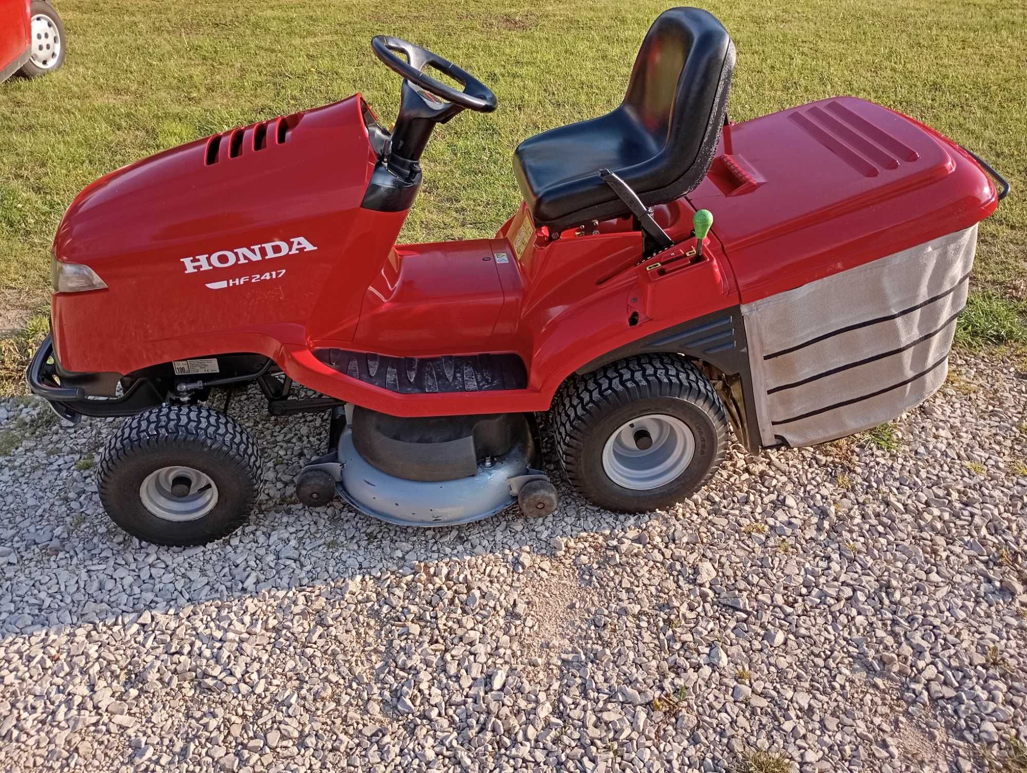 Traktorek Honda 2417 V2 z mulczerem i koszem hydro